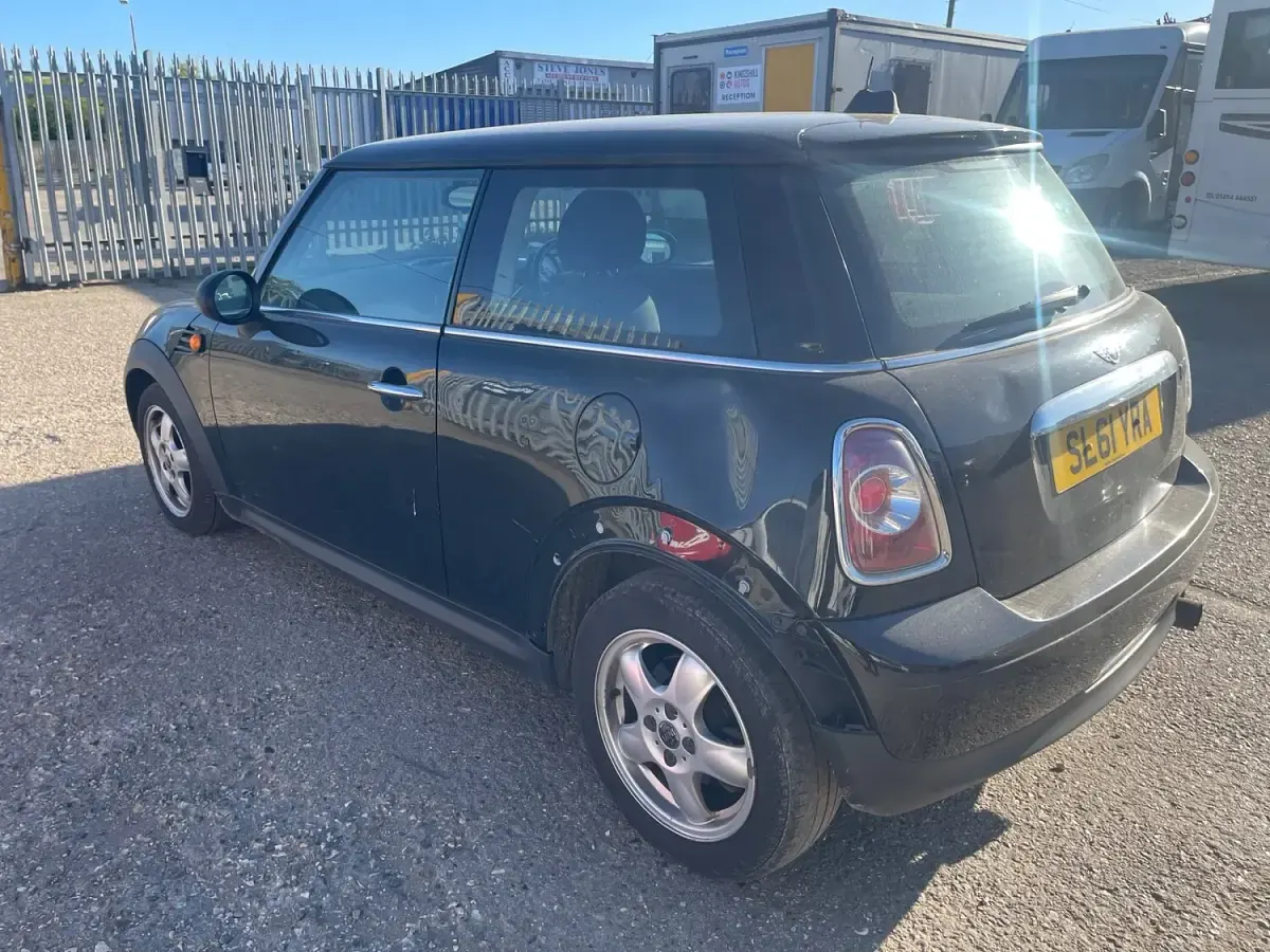 Used Mini ONE Hatch 98 HP (72 kW) 2011 Black Hatchback