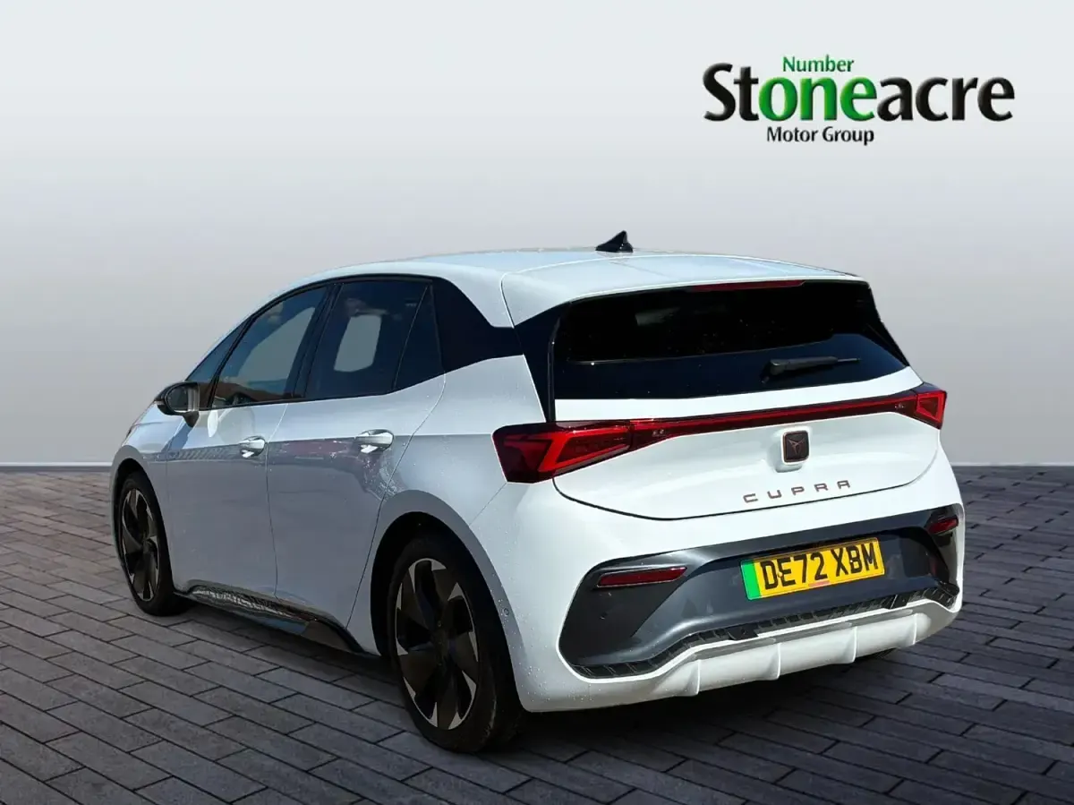 Używany Cupra Born e-Boost 169 kW (230 KM) 2023 Biały Hatchback
