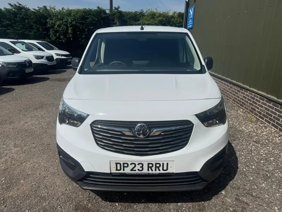 Used Vauxhall Combo 100 HP (73 kW) 2023 White MPV