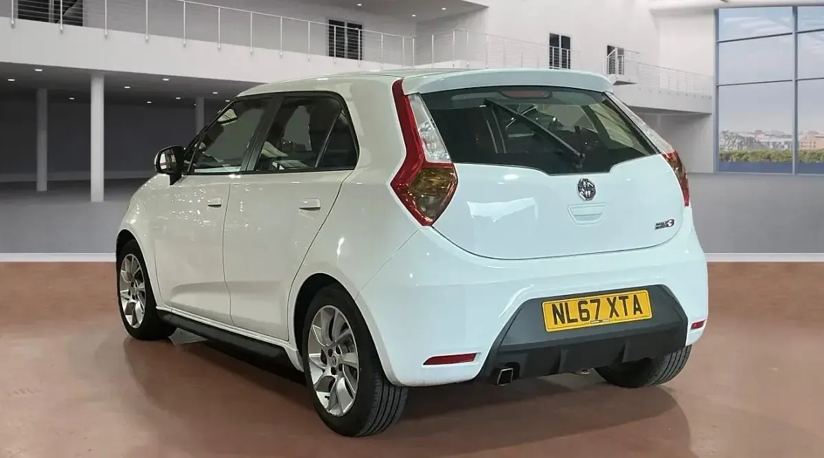 Used MG MG3 106 HP (77 kW) 2017 White Hatchback