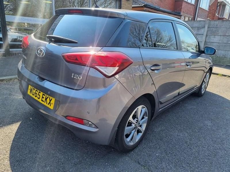 Used Hyundai i20 Premium 84 HP (61 kW) 2015 Grey Hatchback