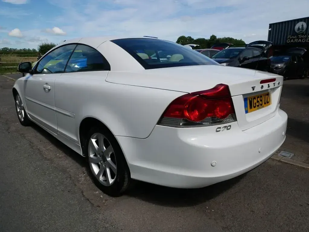 Used Volvo C70 134 HP (98 kW) 2010 White Cabriolet