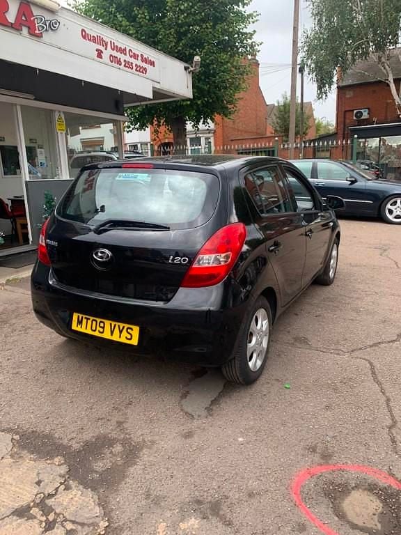 Used Hyundai i20 Comfort 101 HP (74 kW) 2009 Black Hatchback