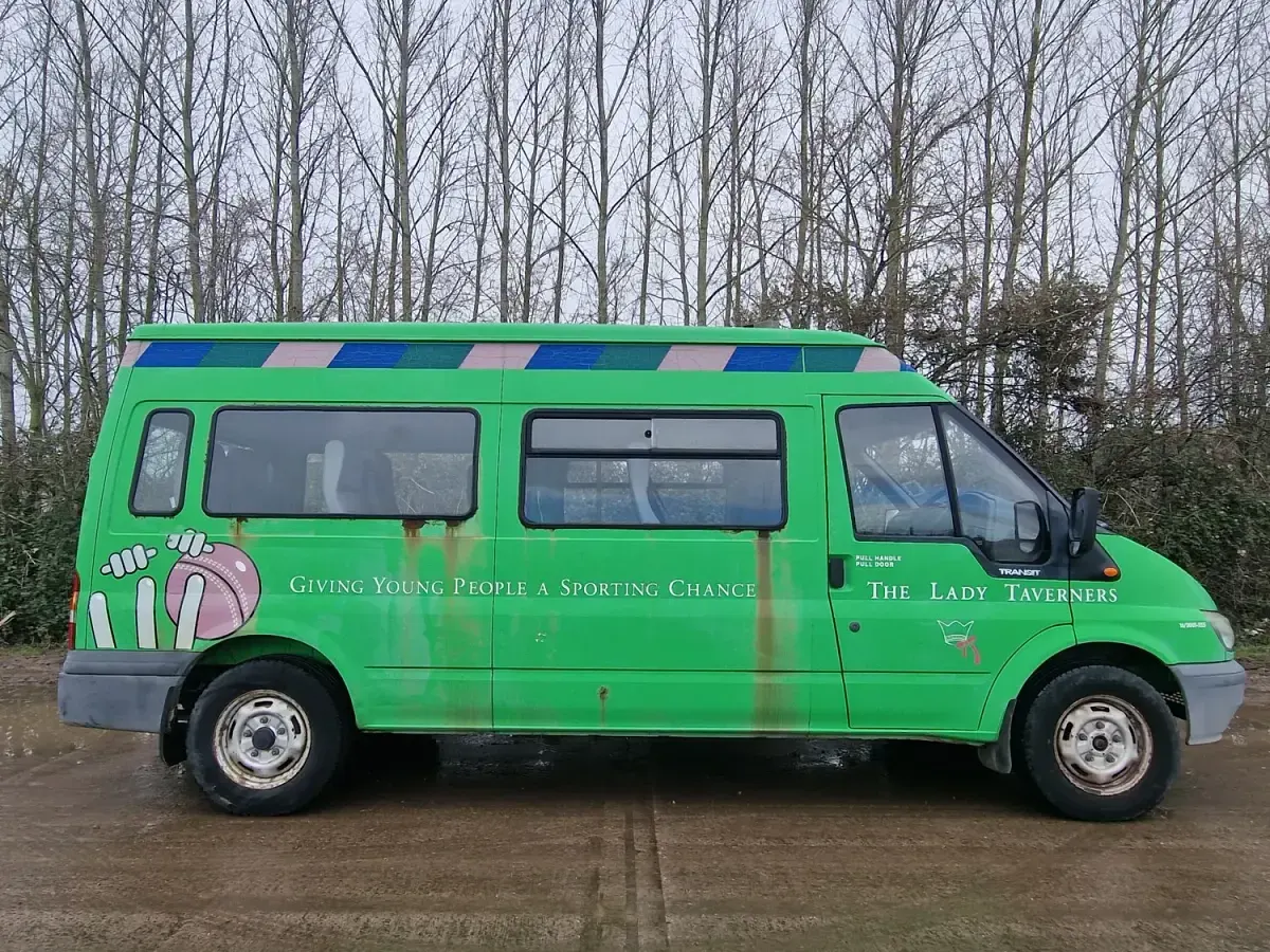 Używany Ford Transit 160 KM (117 kW) 2001 Zielony
