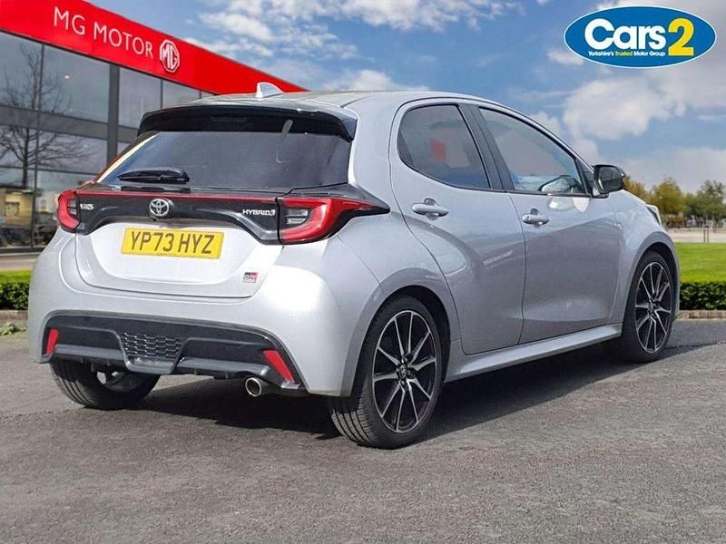 Used Toyota Yaris Hybrid Sport 113 HP (83 kW) 2023 Silver Hatchback