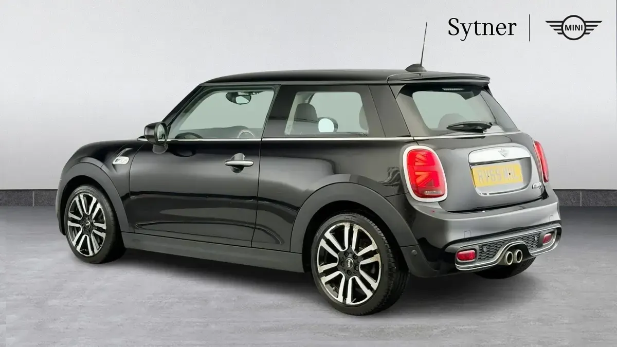 Used Mini Cooper S Exclusive 189 HP (139 kW) 2019 Black Hatchback