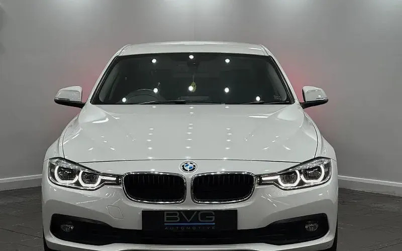 Used BMW 320 190 HP (139 kW) 2018 White Sedan