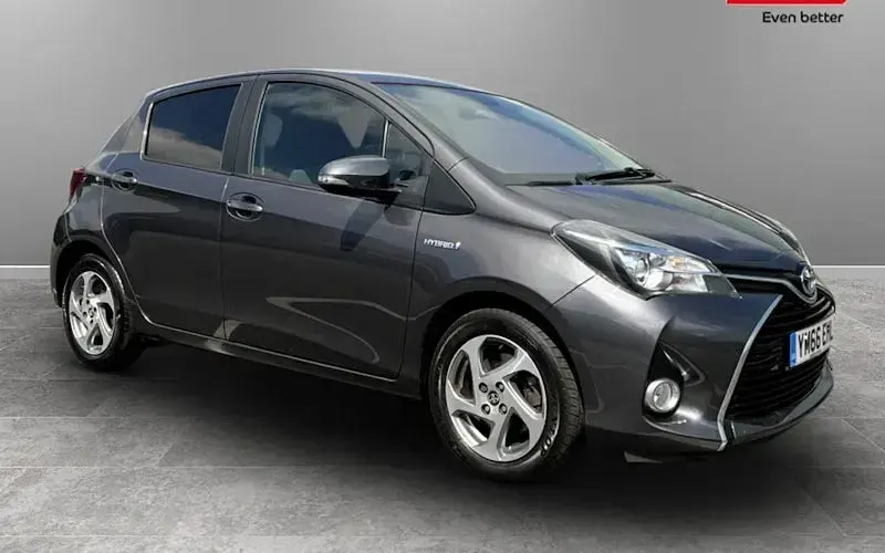 Used Toyota Yaris 101 HP (74 kW) 2016 Hatchback