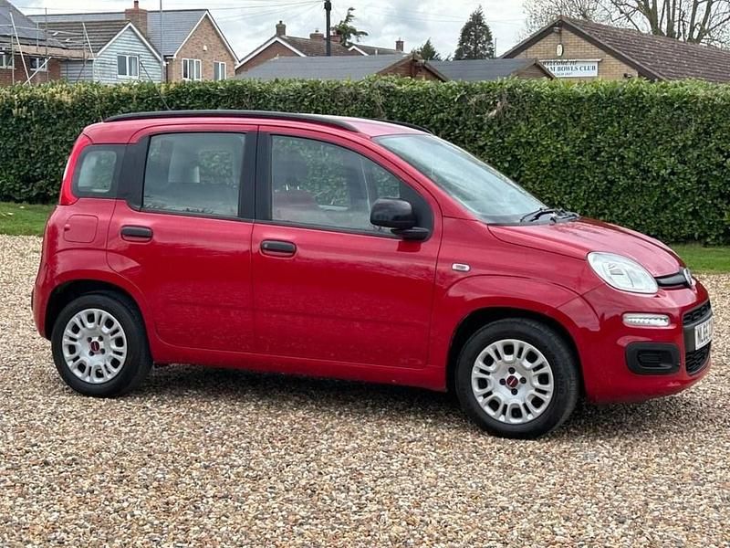 Used Fiat Panda Easy 69 HP (50 kW) 2015 Red Hatchback