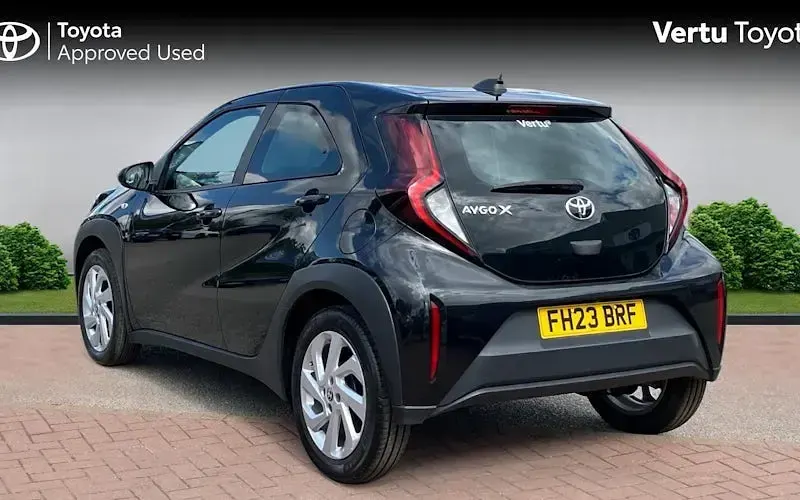 Used Toyota Aygo X PURE 72 HP (52 kW) 2025 SUV
