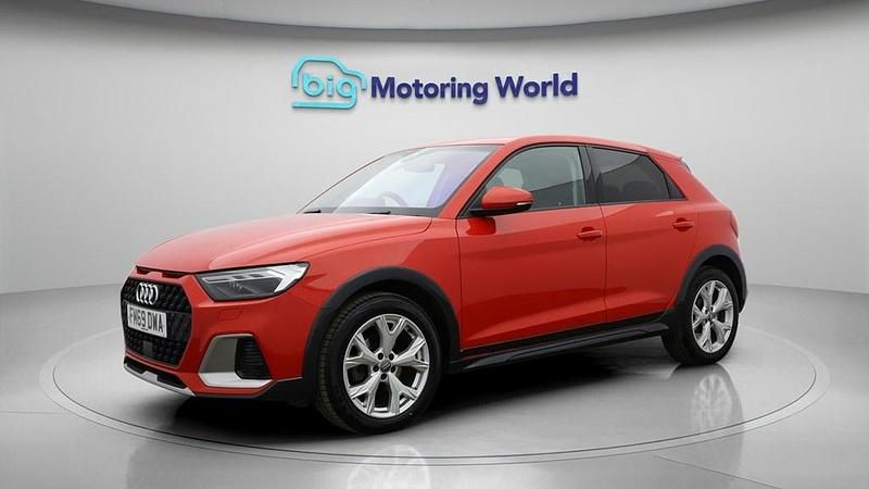 Used Audi A1 116 HP (85 kW) 2020 Red SUV