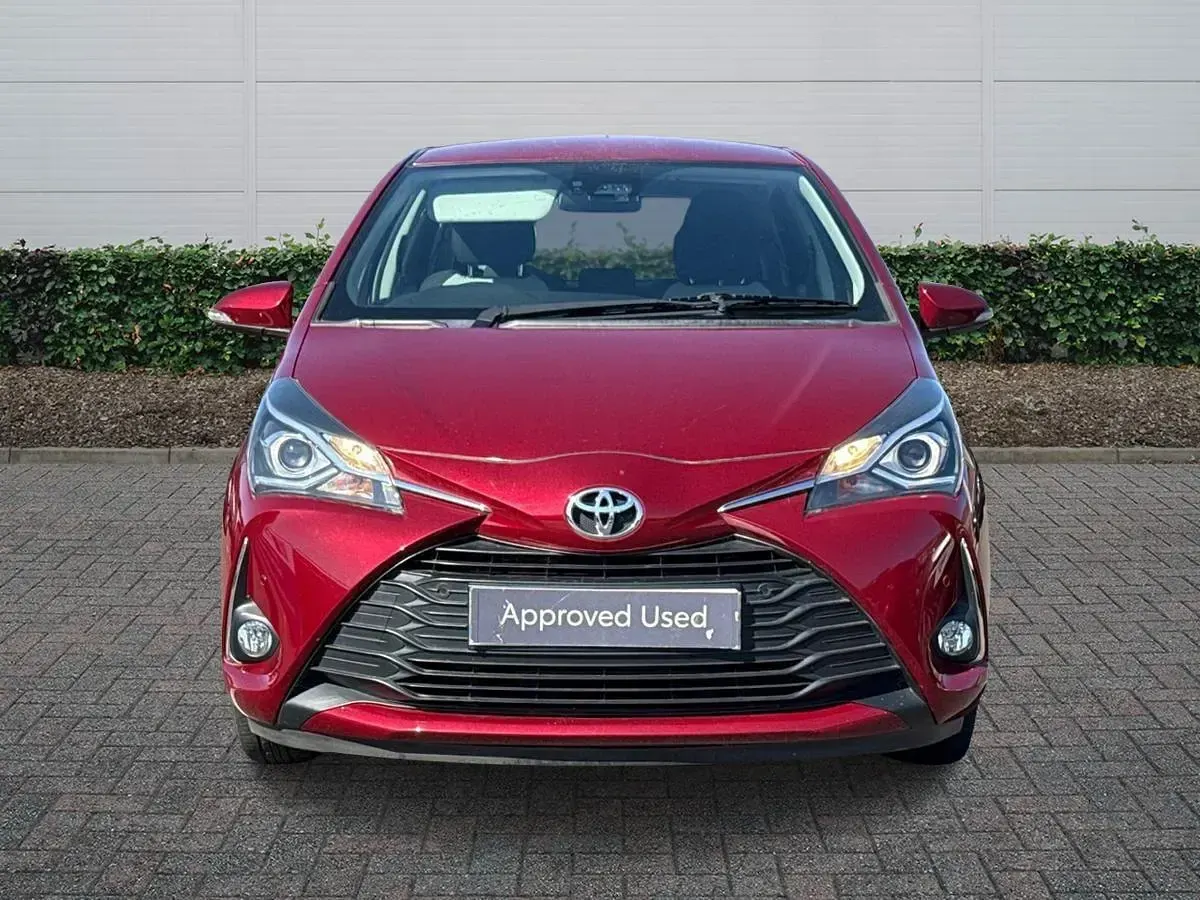 Used Toyota Yaris 2017 Red Hatchback