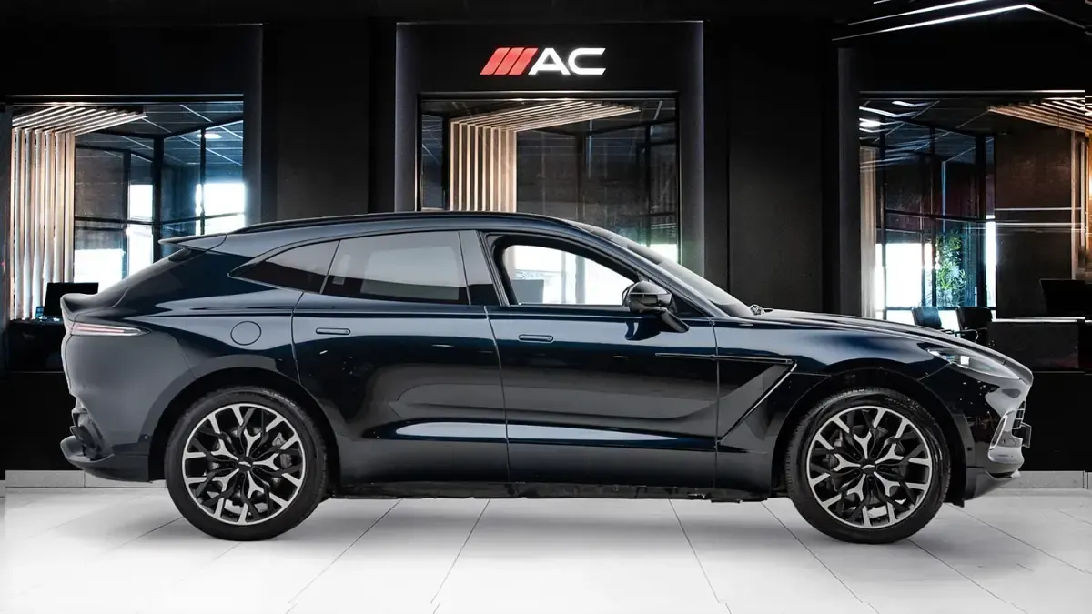 Used Aston Martin DBX 542 HP (398 kW) 2022 Black SUV