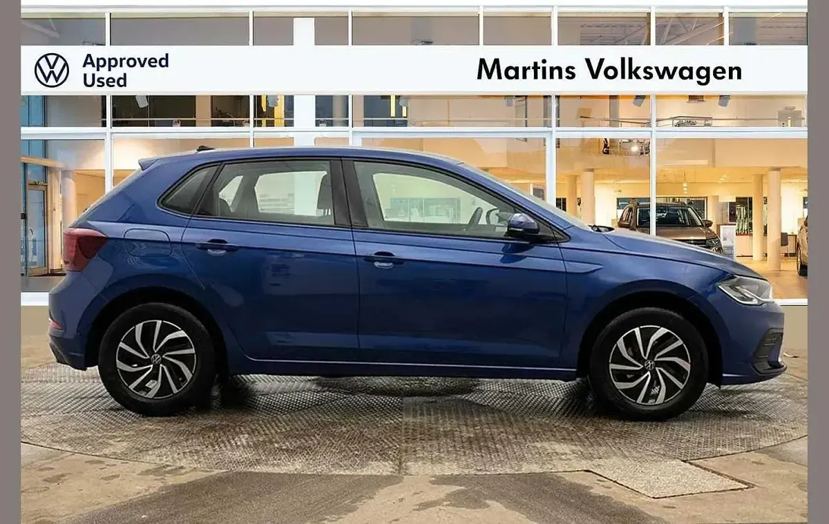 Second-hand VW Polo Life 80 CP (58 kW) 2024 Albastru Hatchback
