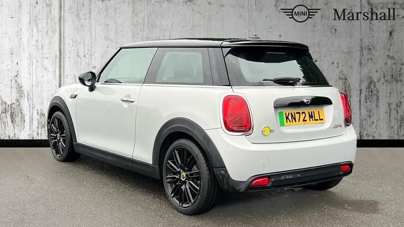 Used Mini Cooper S Level 2 135 kW (184 HP) 2022 White silver Hatchback