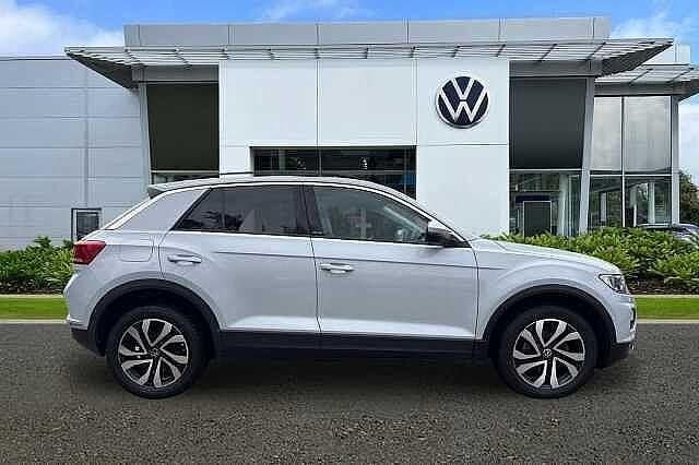 Used VW T-Roc Active 110 HP (80 kW) 2022 White silver SUV