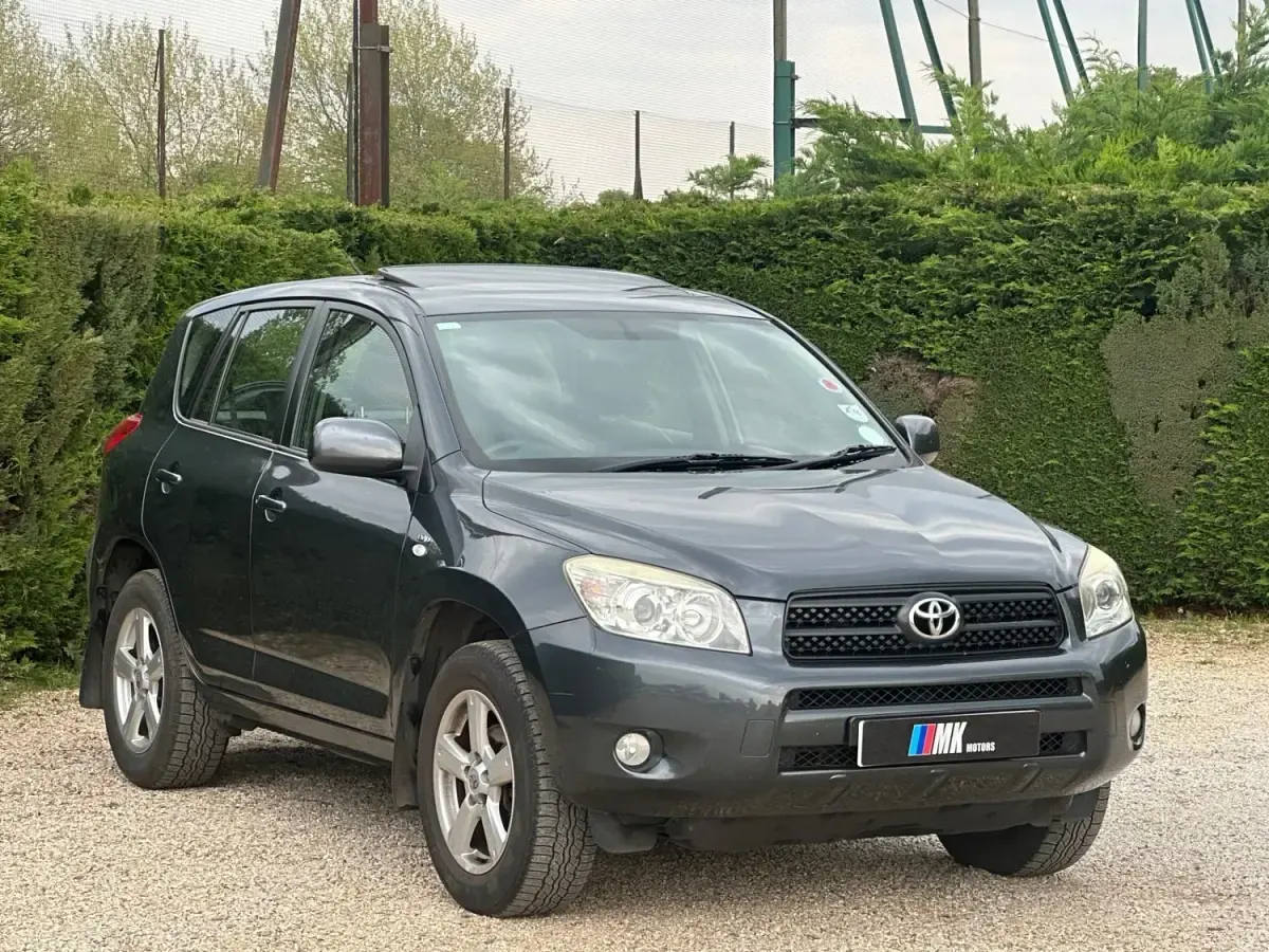 Begagnad Toyota RAV4 2006 Grå SUV