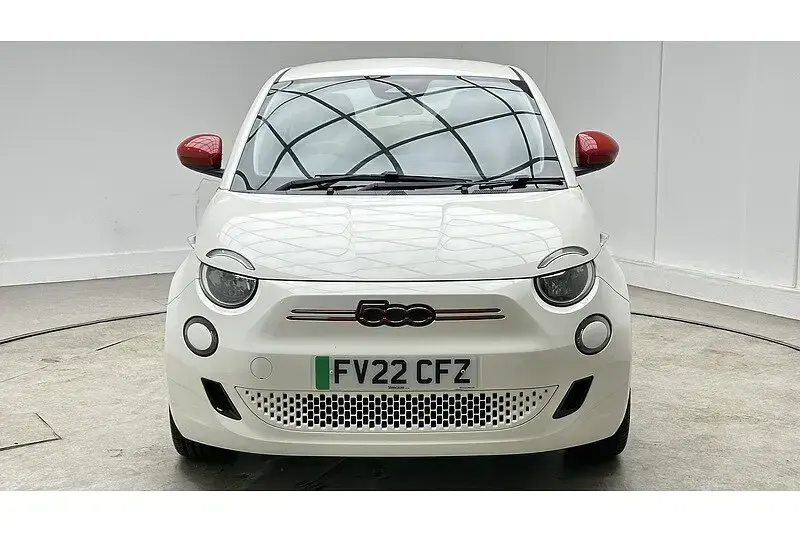 Used Fiat 500e Red 86 kW (118 HP) 2022 Ice white Hatchback