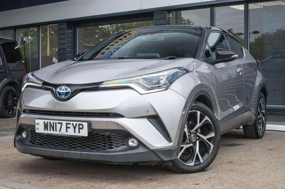 Used Toyota C-HR 122 HP (89 kW) 2017 Silver SUV