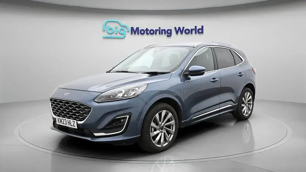 Usado Ford Kuga Vignale 190 HP (139 kW) 2023 Azul SUV