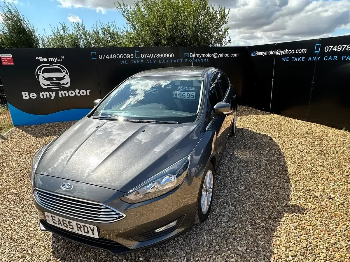 Used Ford Focus Zetec 98 HP (72 kW) 2015 Grey Hatchback