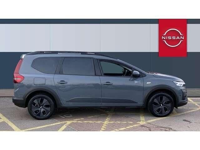 Used Dacia Jogger Expression 140 HP (102 kW) 2024 Grey MPV