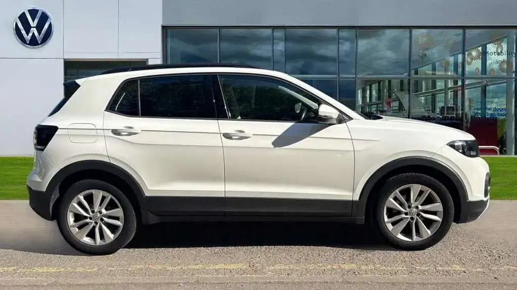 Used VW T-Cross SE 115 HP (84 kW) 2020 Pure white SUV