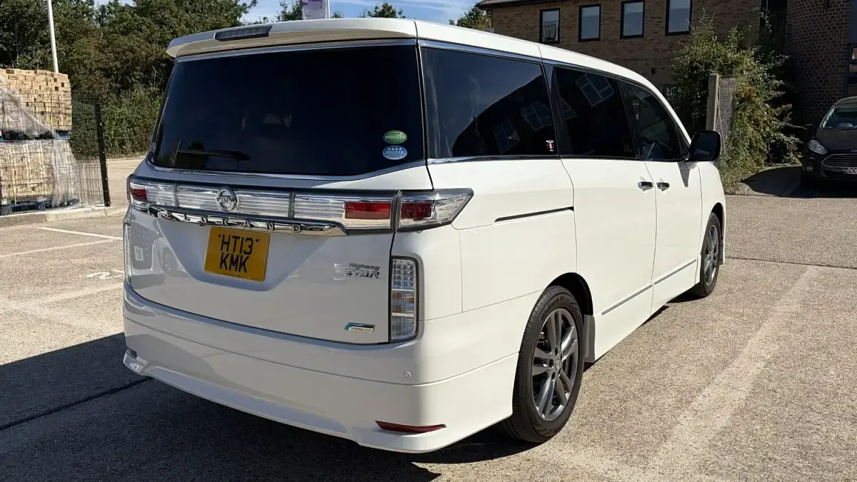 Used Nissan Elgrand 2013 White MPV