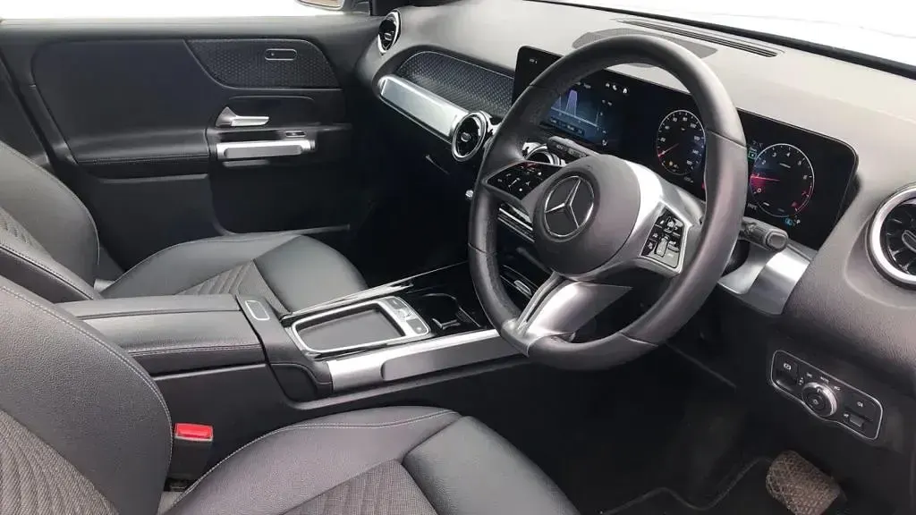 Used Mercedes GLB200 Executive 2025 Silver SUV