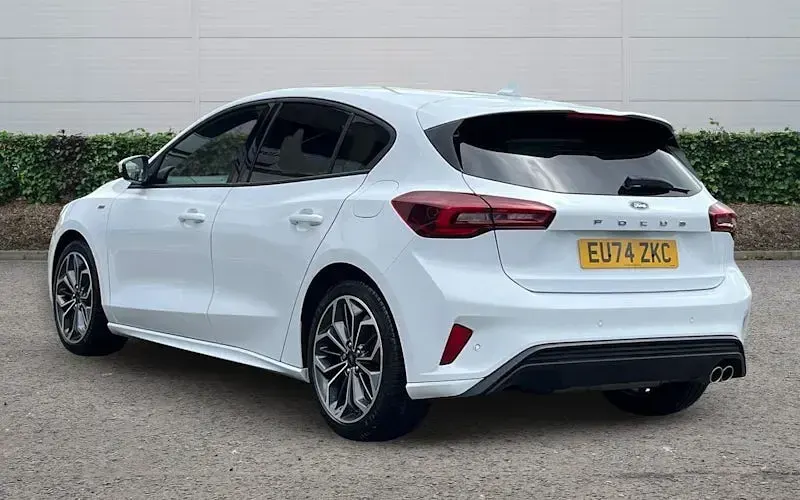 Used Ford Focus ST-Line X 125 HP (91 kW) 2024 White Hatchback