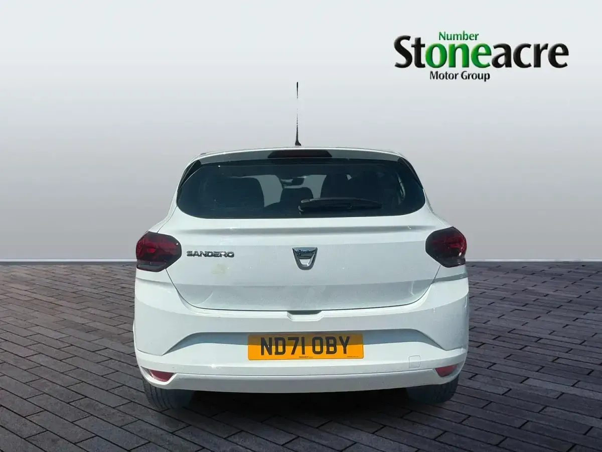 Used Dacia Sandero Essentiel 90 HP (66 kW) 2021 White Hatchback