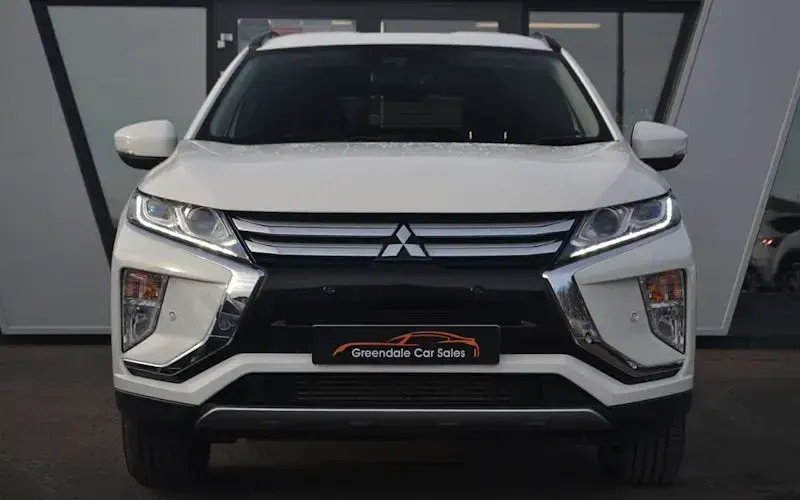 Used Mitsubishi Eclipse 163 HP (119 kW) 2019 White Hatchback