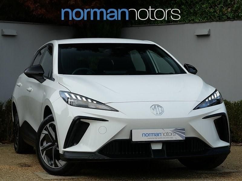 White Used 2023 MG MG4 EV SE Hatchback | £13,995 (Fair price) - Image 1/3