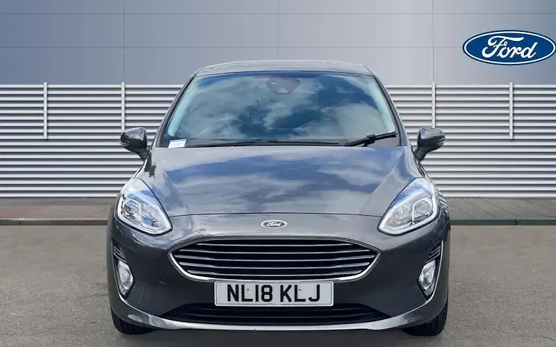 Used Ford Fiesta Zetec 86 HP (63 kW) 2018 Grey Hatchback