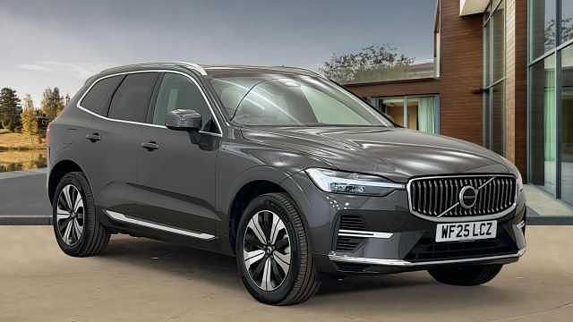 Used 2025 Volvo XC60 Core SUV | £38,995 (Expensive) - Image 1/4