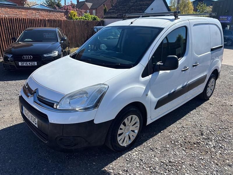 Usado Citroën Berlingo 75 HP (55 kW) 2013 Branco Monovolume