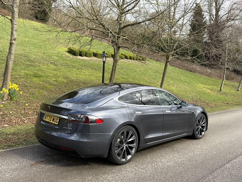 Używany Tesla Model S 397 kW (541 KM) 2020 Szary Hatchback