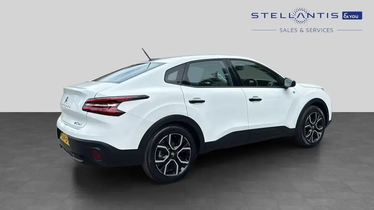 Used Citroën e-C4 98 kW (134 HP) 2024 White SUV