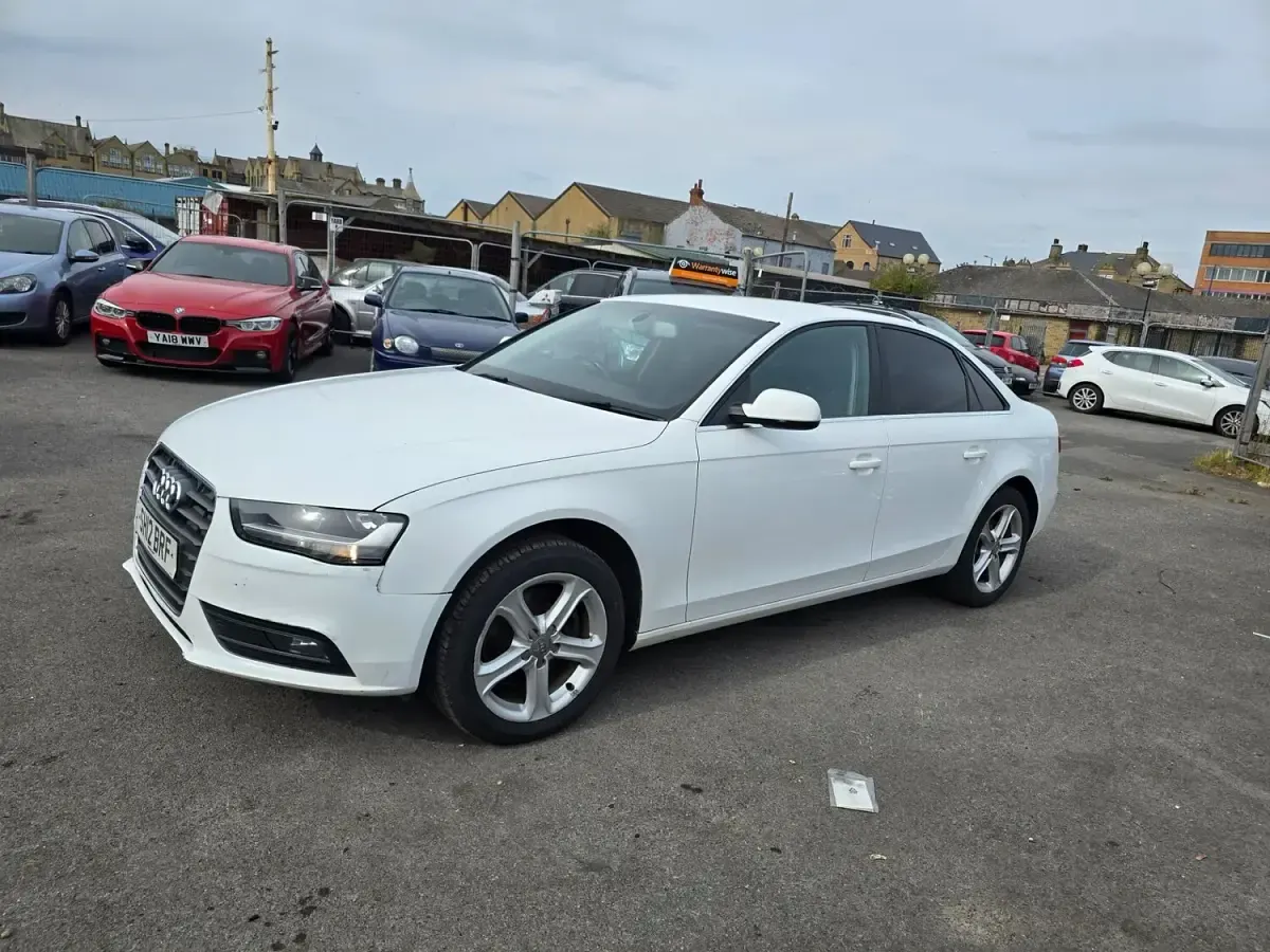 Used Audi A4 118 HP (86 kW) 2012 White Sedan