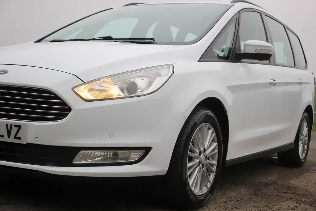 Gebraucht Ford Galaxy Zetec 2022 Weiß Van / Kleinbus