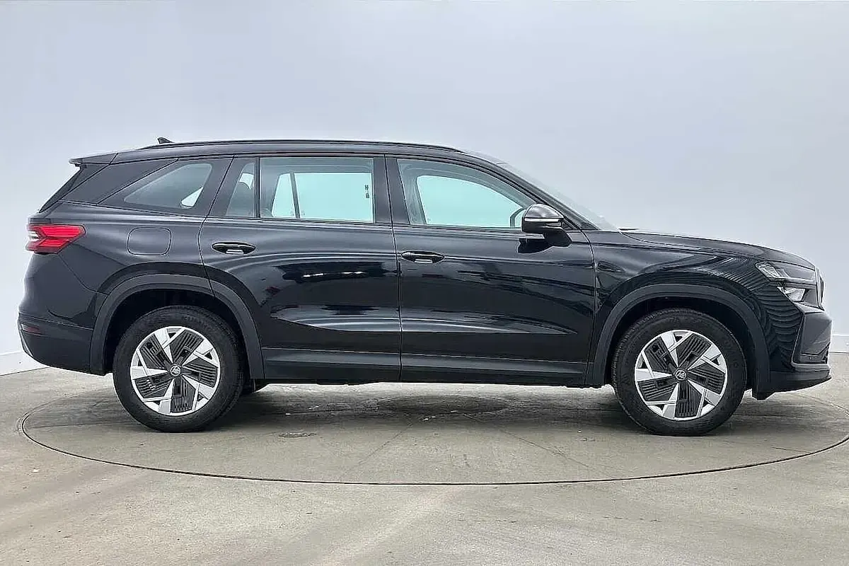Second-hand Skoda Kodiaq SE 150 CP (110 kW) 2025 Negru SUV