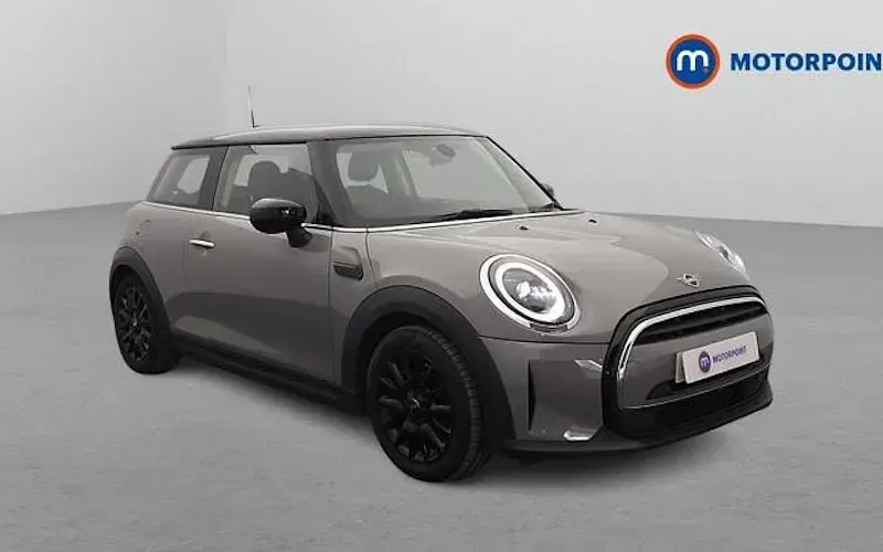Używany Mini Cooper Classic 136 KM (100 kW) 2021 Hatchback