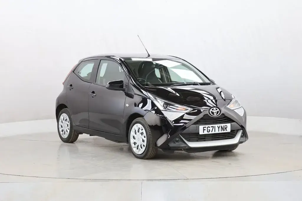 Used Toyota Aygo X-play 71 HP (52 kW) 2022 Black Hatchback