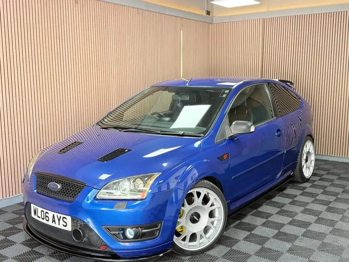 Used Ford Focus ST 320 HP (235 kW) 2006 Blue Hatchback