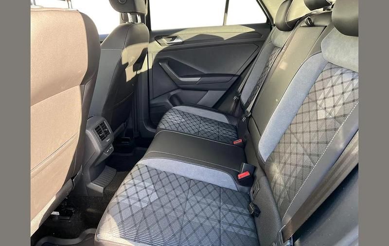 Used VW T-Roc R-line 150 HP (110 kW) 2025 Black SUV