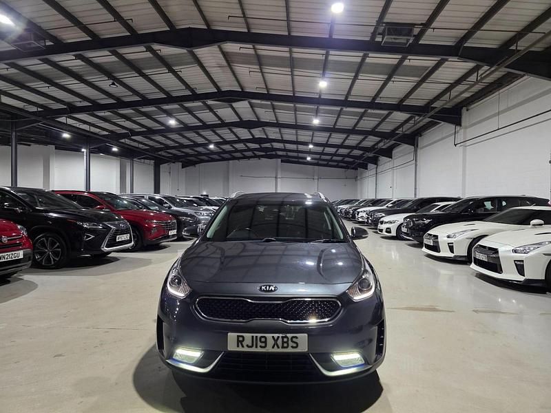 Used Kia Niro 139 HP (102 kW) 2019 Grey SUV