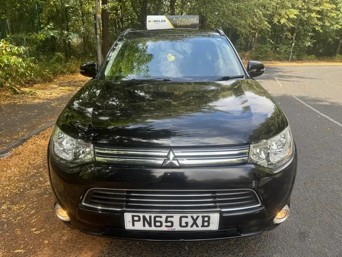 Used Mitsubishi Outlander P-HEV 2015 Black Estate