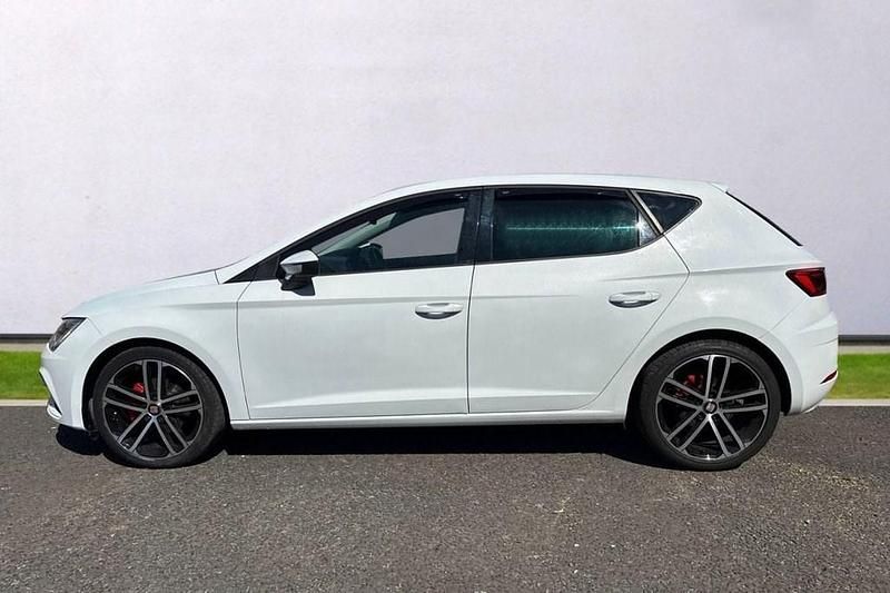 Begagnad Seat Leon FR 150 HK (110 kW) 2018 Vit Halvkombi