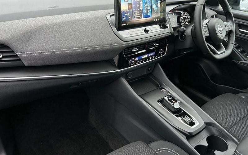 New Nissan Qashqai Acenta Premium 190 HP (139 kW) 2025 White SUV