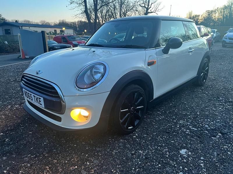 Used Mini Cooper Hatch 136 HP (100 kW) 2016 White Hatchback